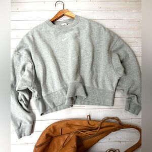 Nike crop crewneck sweatshirt